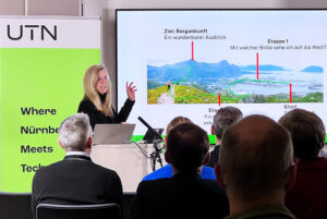 Frau Prof. Dr. Isa Jahnke, Gündungsvizepräsidentin der TU Nürnberg bei University Taking Shape #5 im Josephs bei Ihrem Vortrag "Digital-gestütztes Lehren und Lernen an der UTN"